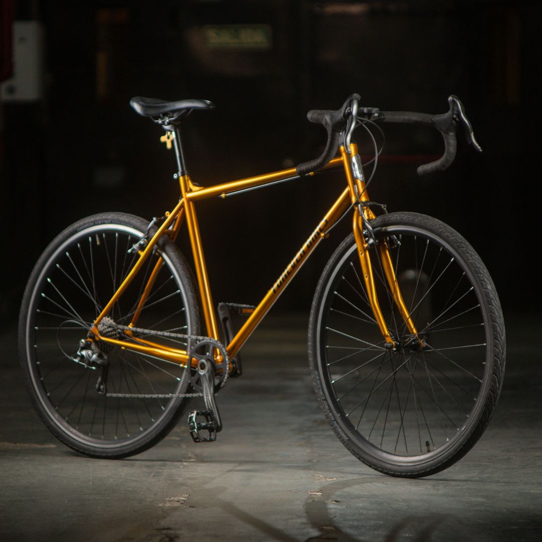 Traveller S Dorado metalizado 7 velocidades Shimano Forever Bikes